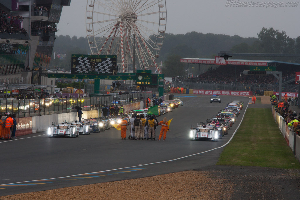 Off they go   - 2013 24 Hours of Le Mans