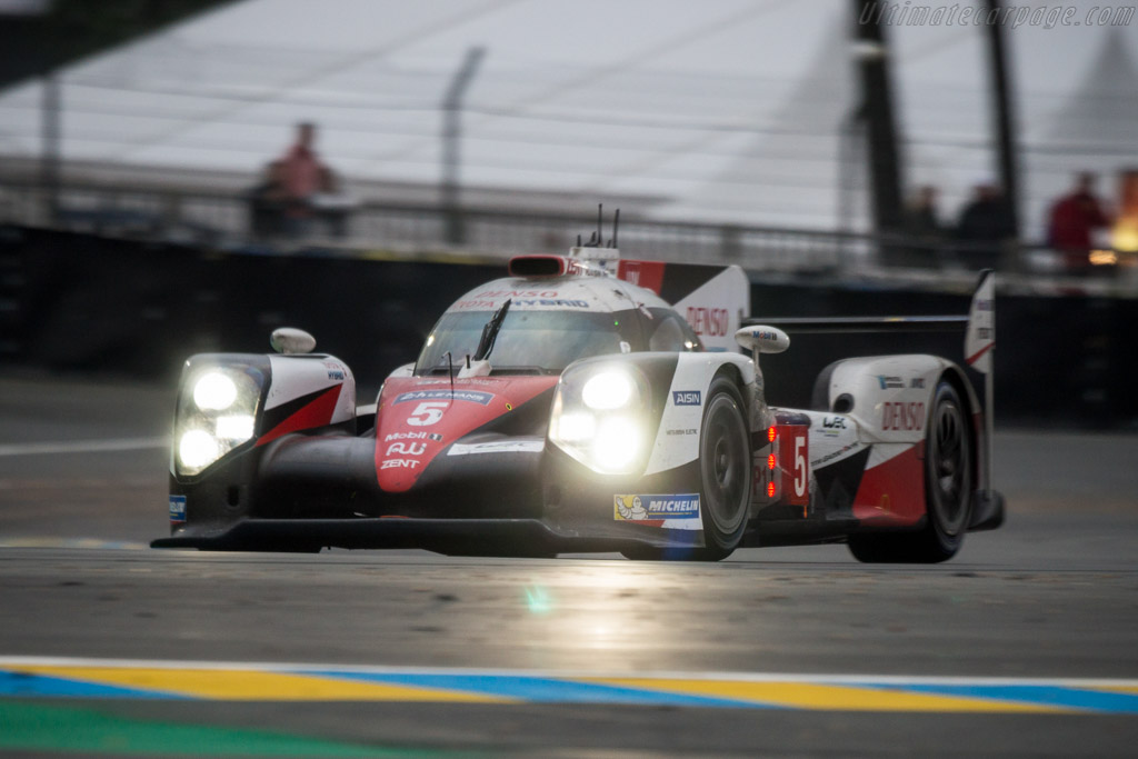Toyota TS050 Hybrid - Chassis: 16-01 - Entrant: Toyota Gazoo Racing - Driver: Anthony Davidson / Sebastien Buemi / Kazuki Nakajima - 2016 24 Hours of Le Mans
