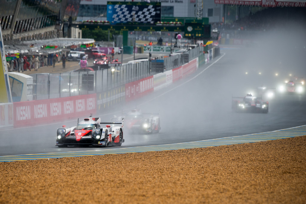 Toyota TS050 Hybrid - Chassis: 16-04 - Entrant: Toyota Gazoo Racing - Driver: Stephane Sarrazin / Michael Conway / Kamui Kobayashi - 2016 24 Hours of Le Mans