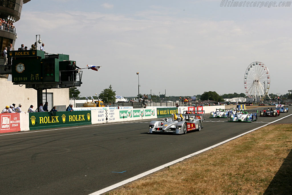 1 second into the race - Chassis: 103 - Entrant: Audi Sport Team Joest - 2006 24 Hours of Le Mans