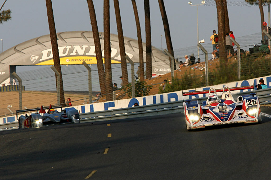 Andy has to look, because he can't hear what's coming - Chassis: B0540-HU05 - Entrant: RML - 2006 24 Hours of Le Mans