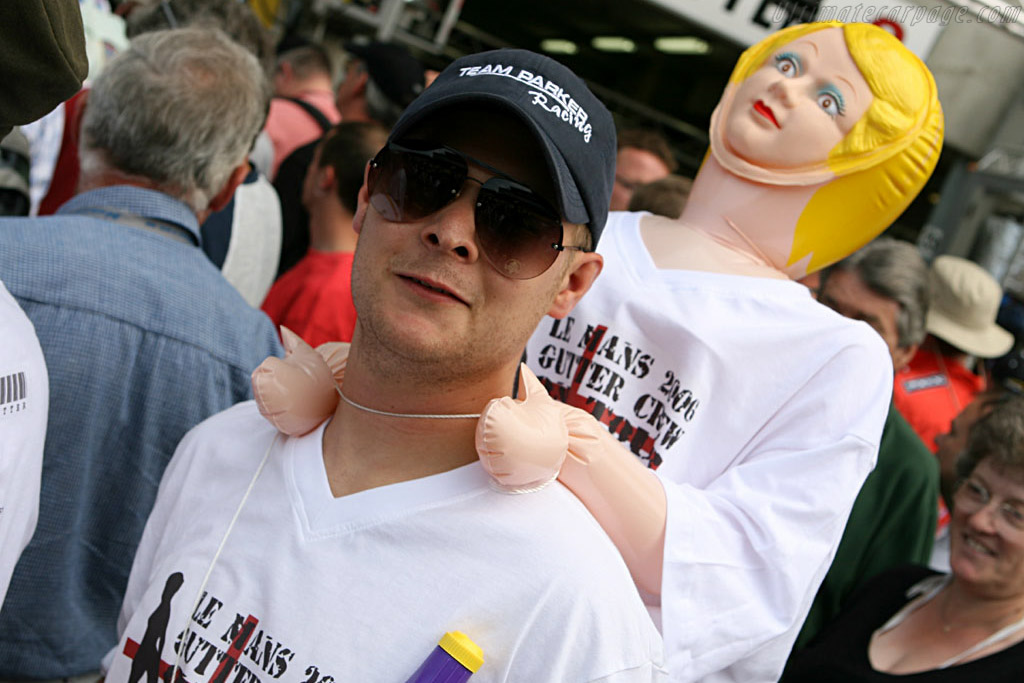 Carrying a heavy load   - 2006 24 Hours of Le Mans