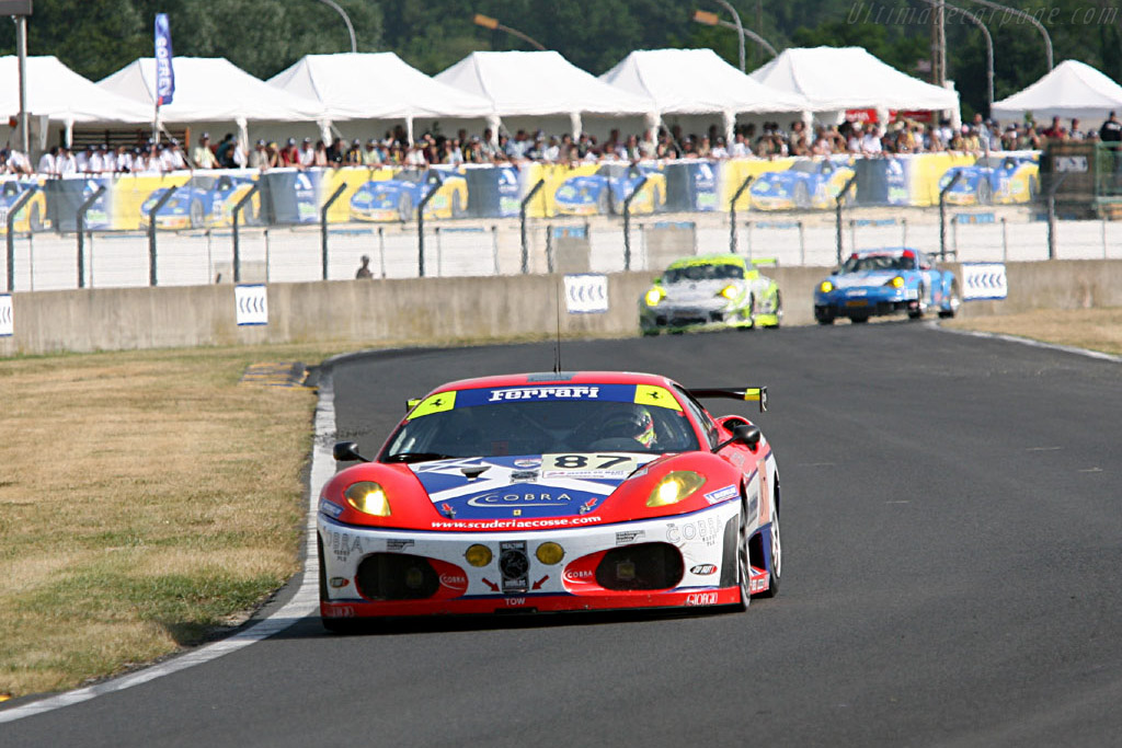 Ferrari leading in the Porsche Curves - Chassis: 2418 - Entrant: Scuderia Ecosse - 2006 24 Hours of Le Mans