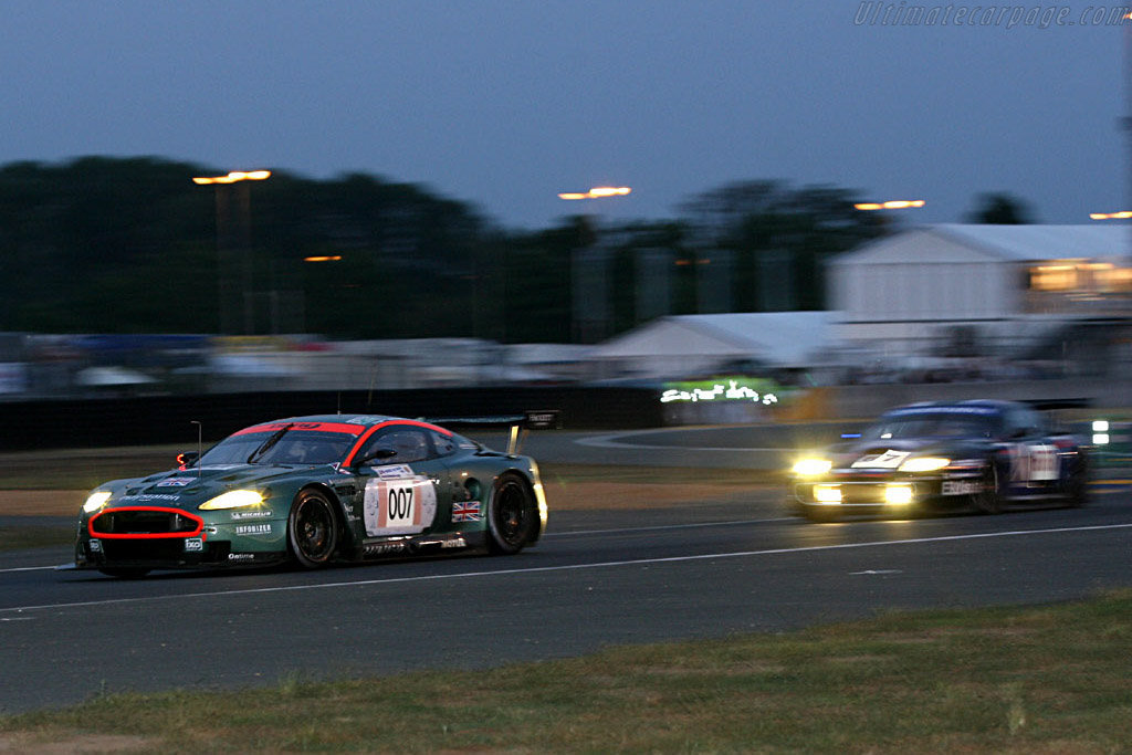 Into the night - Chassis: DBR9/3 - Entrant: Aston Martin Racing - 2006 24 Hours of Le Mans