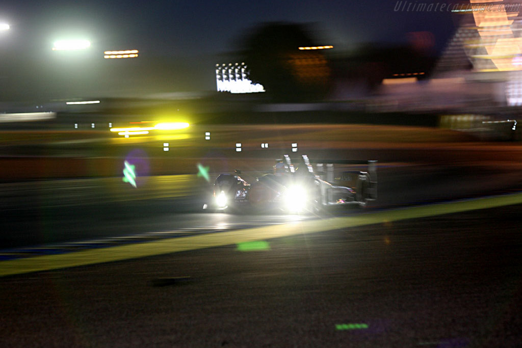 Le Mans light show - Chassis: LC70-03 - Entrant: Courage Competition - 2006 24 Hours of Le Mans