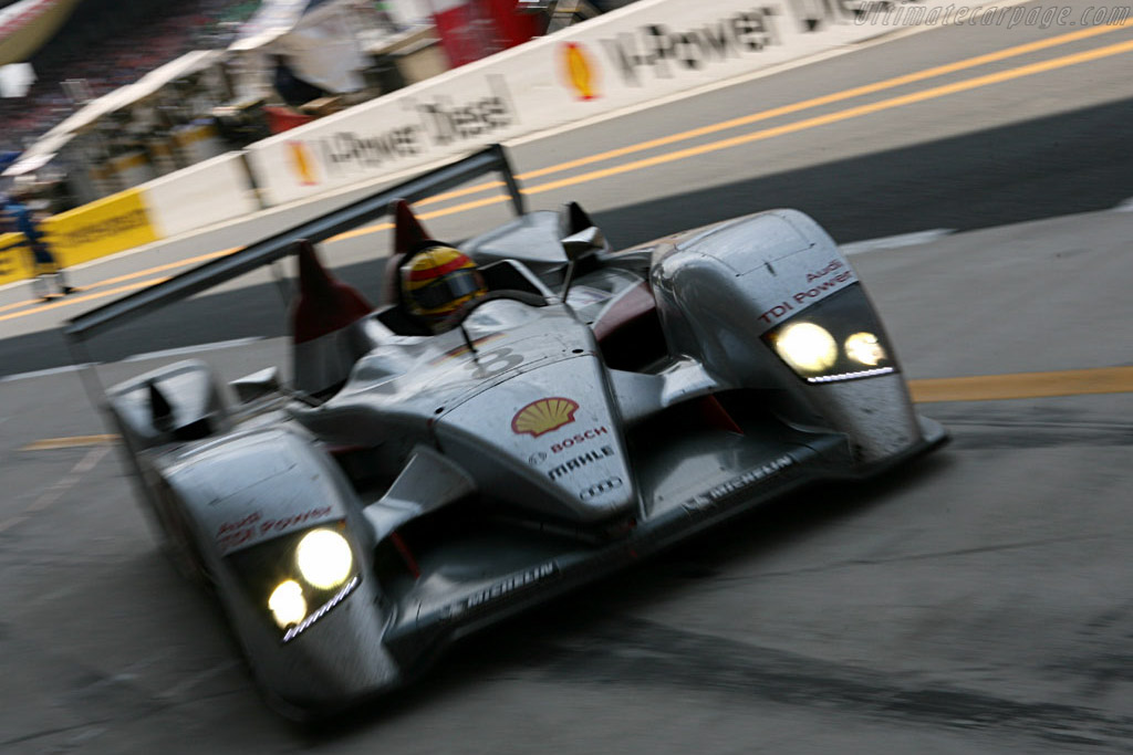One of 27 pit stops - Chassis: 102 - Entrant: Audi Sport Team Joest - 2006 24 Hours of Le Mans