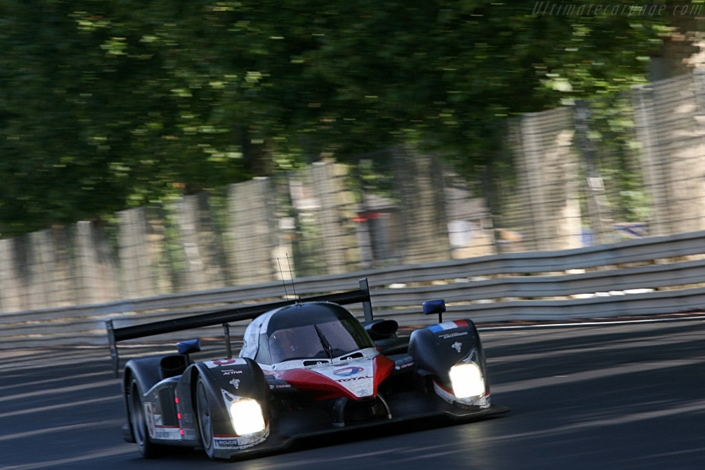 A new windscreen for the #8 - Chassis: 908-03 - Entrant: Team Peugeot Total - 2007 24 Hours of Le Mans