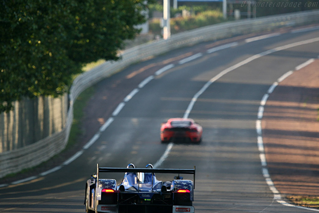 Down into the Hunaudieres - Chassis: B0540-HU02 - Entrant: Binnie Motorsports - 2007 24 Hours of Le Mans