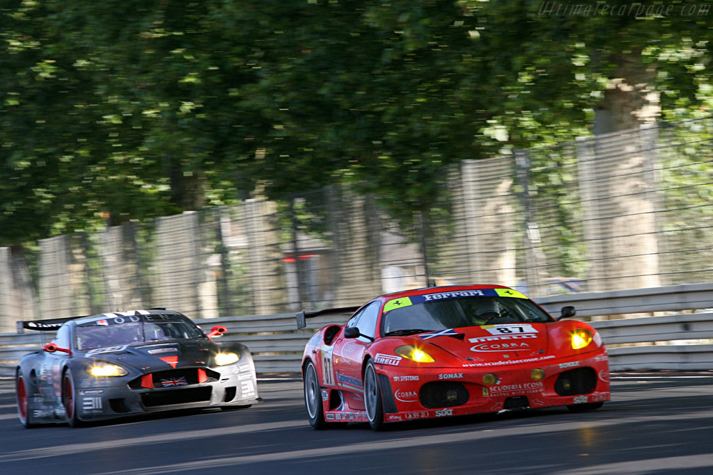 Ferrari leading Aston - Chassis: 2418 - Entrant: Scuderia Ecosse - 2007 24 Hours of Le Mans