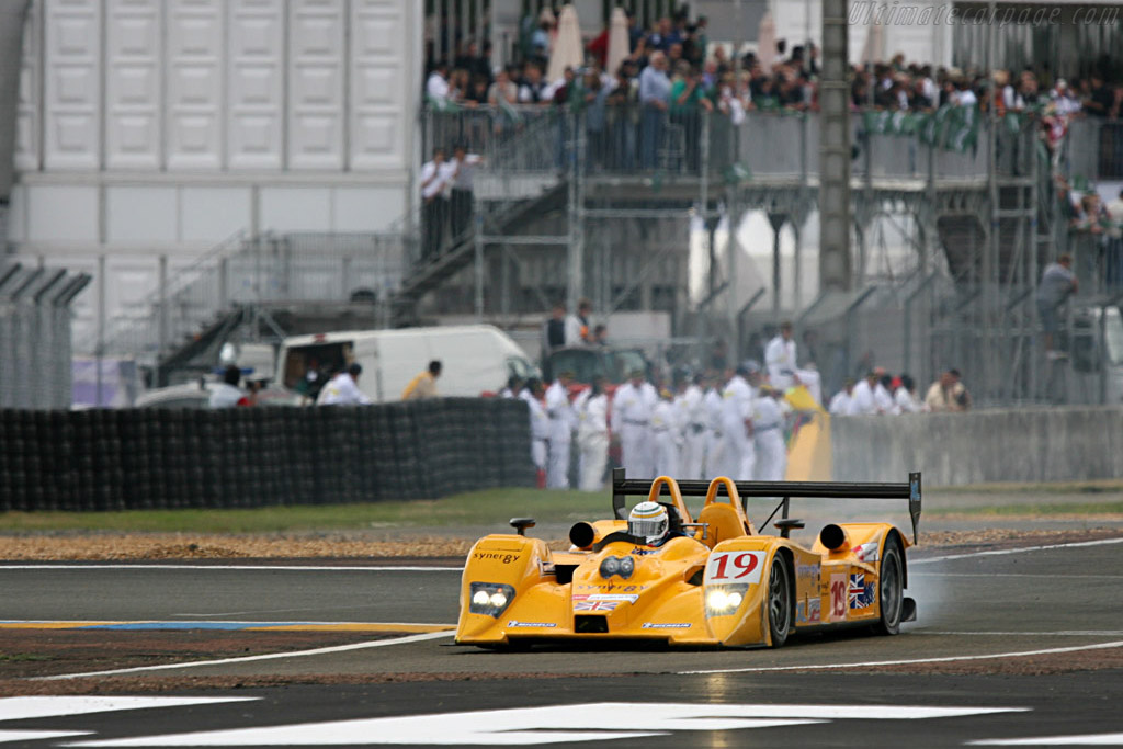 First problems for Chamberlain - Chassis: B0610-HU07 - Entrant: Chamberlain Synergy - 2007 24 Hours of Le Mans
