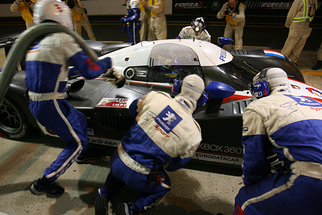 Fresh splash of diesel - Chassis: 908-03 - Entrant: Team Peugeot Total - 2007 24 Hours of Le Mans