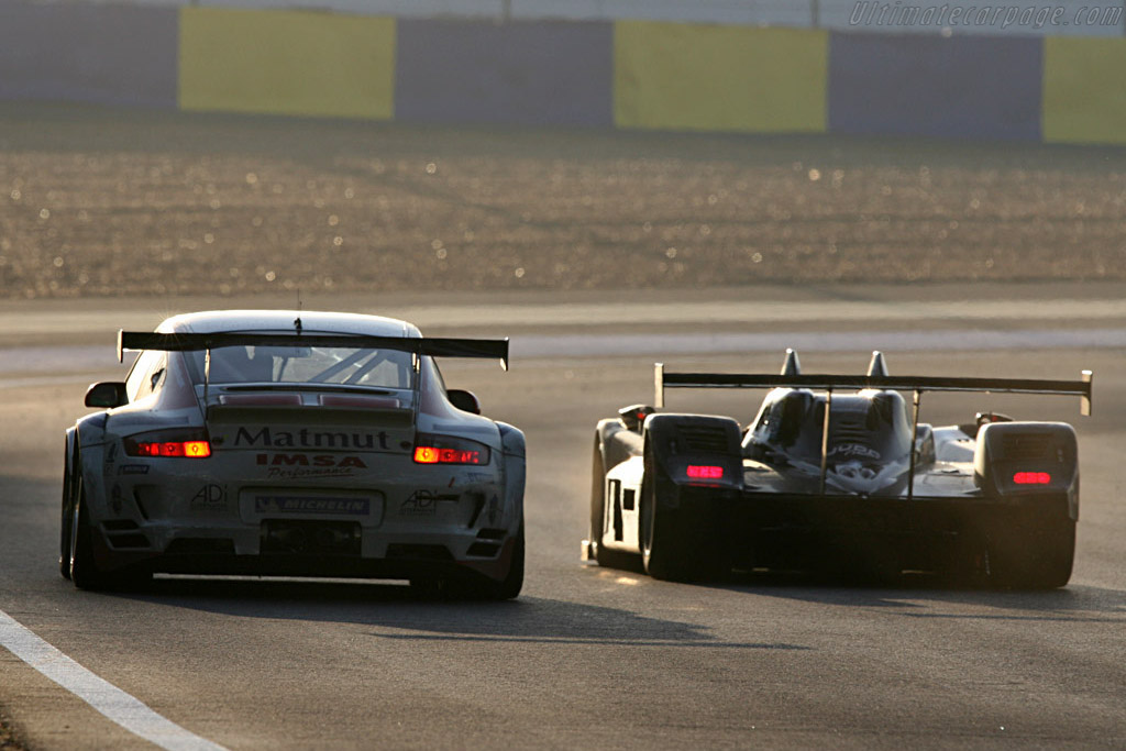 Into Tertre Rouge - Chassis: WP0ZZZ99Z7S799923 - Entrant: IMSA Performance Matmut - 2007 24 Hours of Le Mans