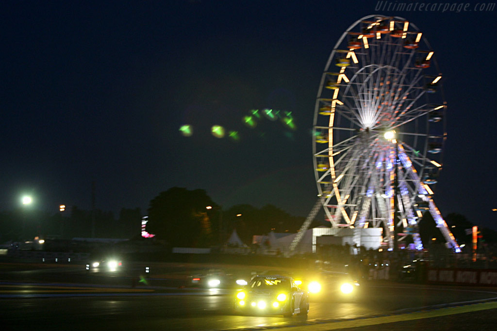 Into the night - Chassis: WP0ZZZ99Z7S799923 - Entrant: IMSA Performance Matmut - 2007 24 Hours of Le Mans