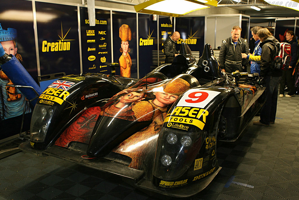 Ortiz examing the damage he's done - Chassis: CA07-001 - Entrant: Creation Autosportif - 2007 24 Hours of Le Mans