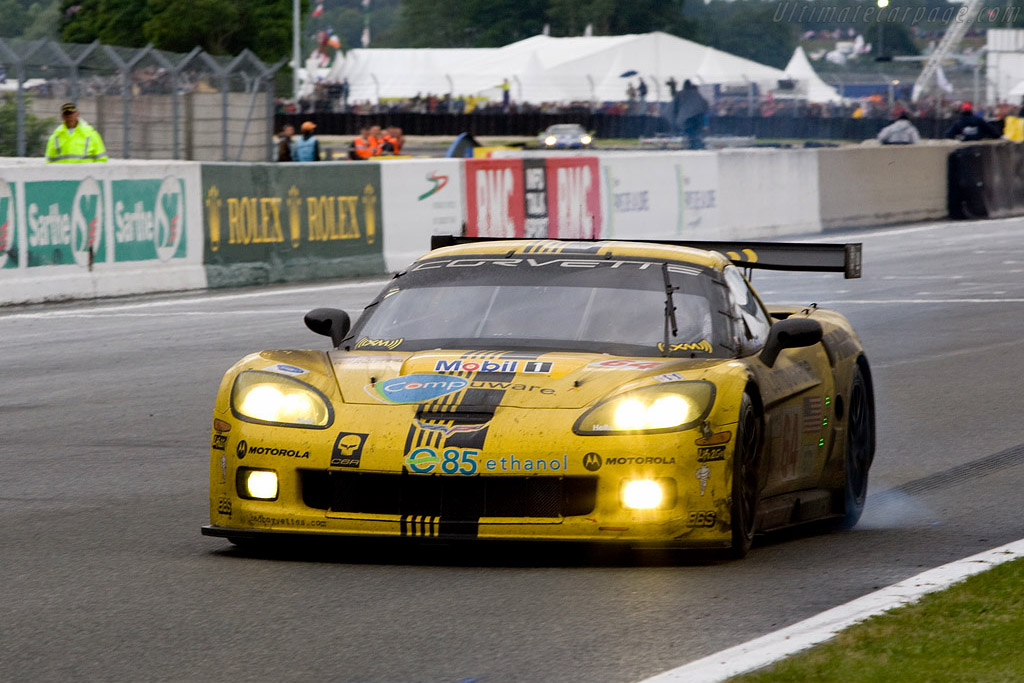 Corvette burn-out - Chassis: 008 - Entrant: Corvette Racing - 2008 24 Hours of Le Mans