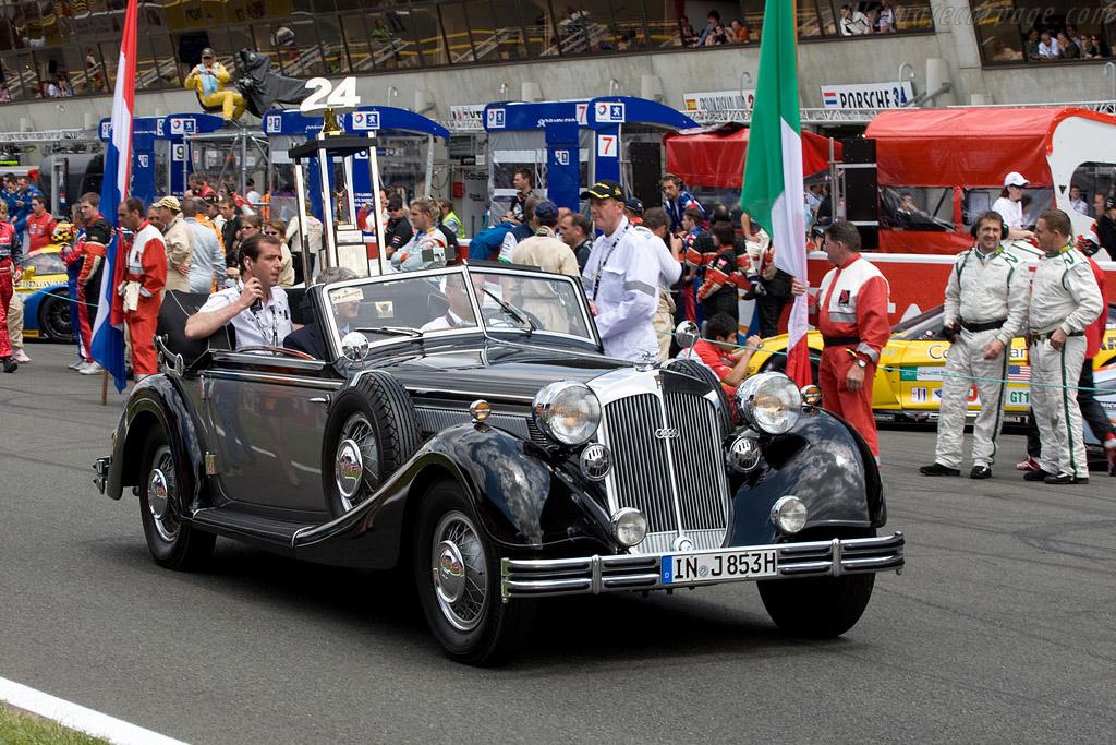 Here comes the trophy   - 2008 24 Hours of Le Mans