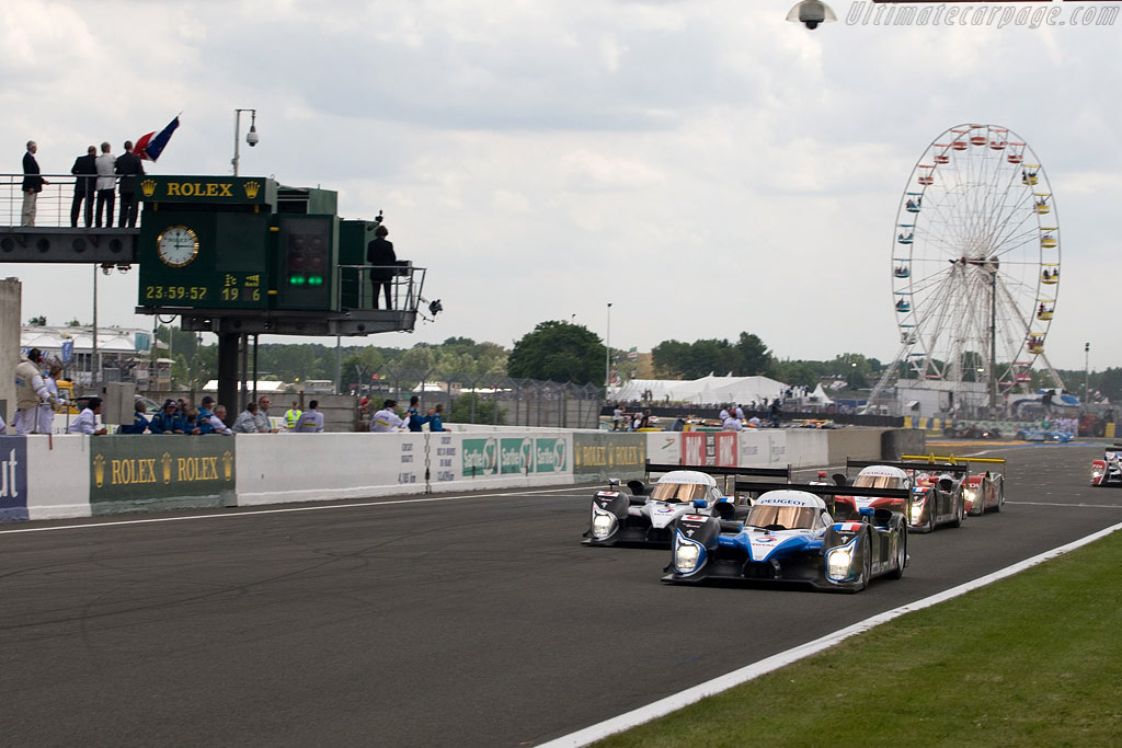 Off they go - Chassis: 908-03 - Entrant: Team Peugeot Total - 2008 24 Hours of Le Mans