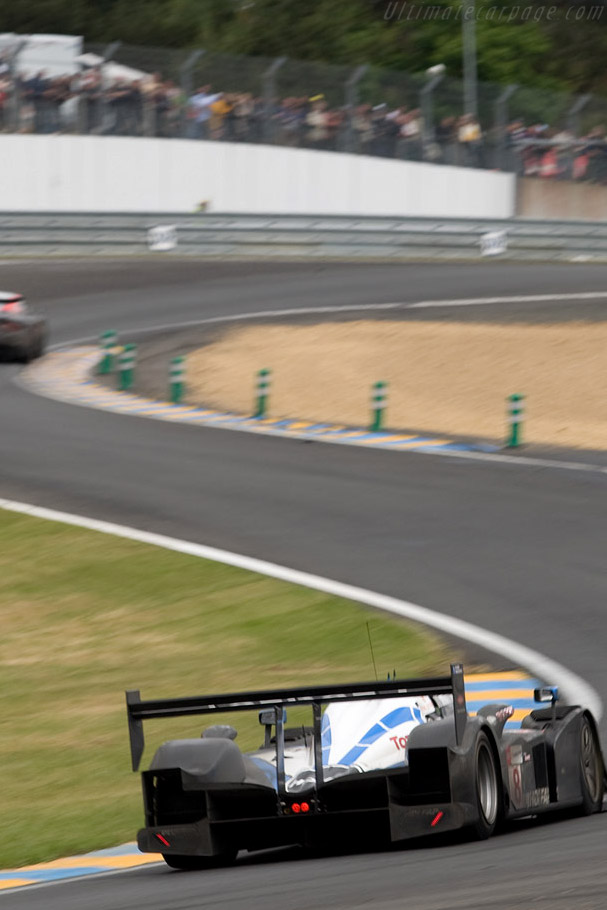 The Dunlop Esses - Chassis: 908-03 - Entrant: Team Peugeot Total - 2008 24 Hours of Le Mans