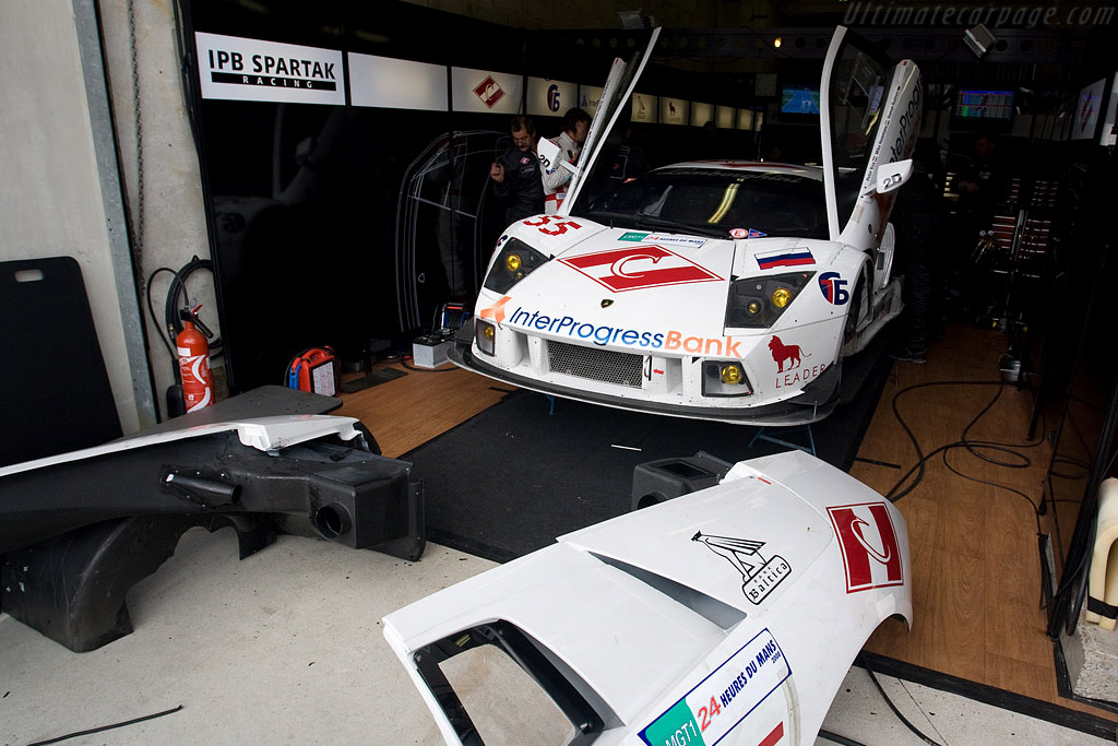 This would become a familiar sight - Chassis: LA01064 - Entrant: Interprogressbank Spartak Racing - 2008 24 Hours of Le Mans