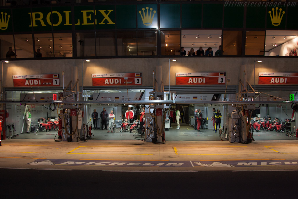 Audi pits   - 2012 24 Hours of Le Mans