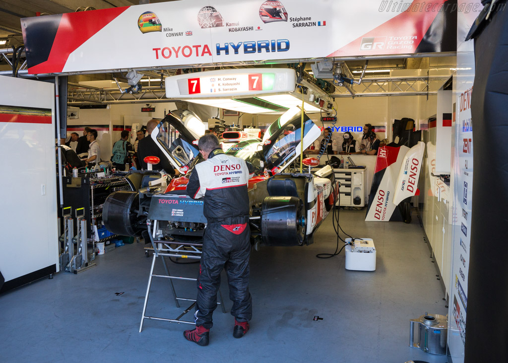 Toyota TS050 - Chassis: 17-07 - Entrant: Toyota Gazoo Racing - Driver: Mike Conway / Kamui Kobayashi / Stephane Sarrazin - 2017 24 Hours of Le Mans