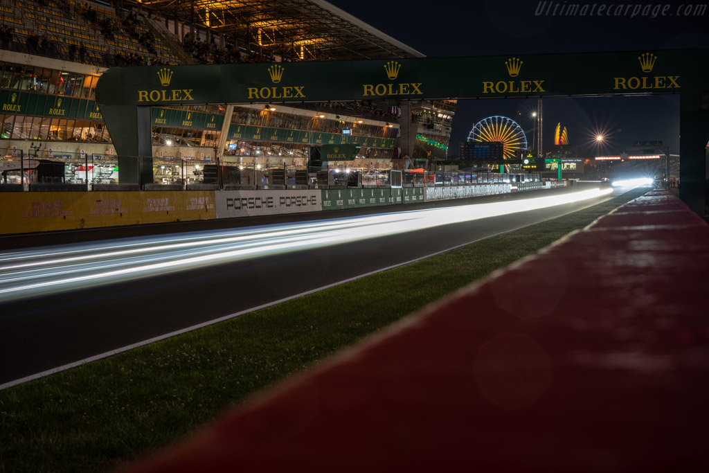 Down the straight   - 2018 24 Hours of Le Mans