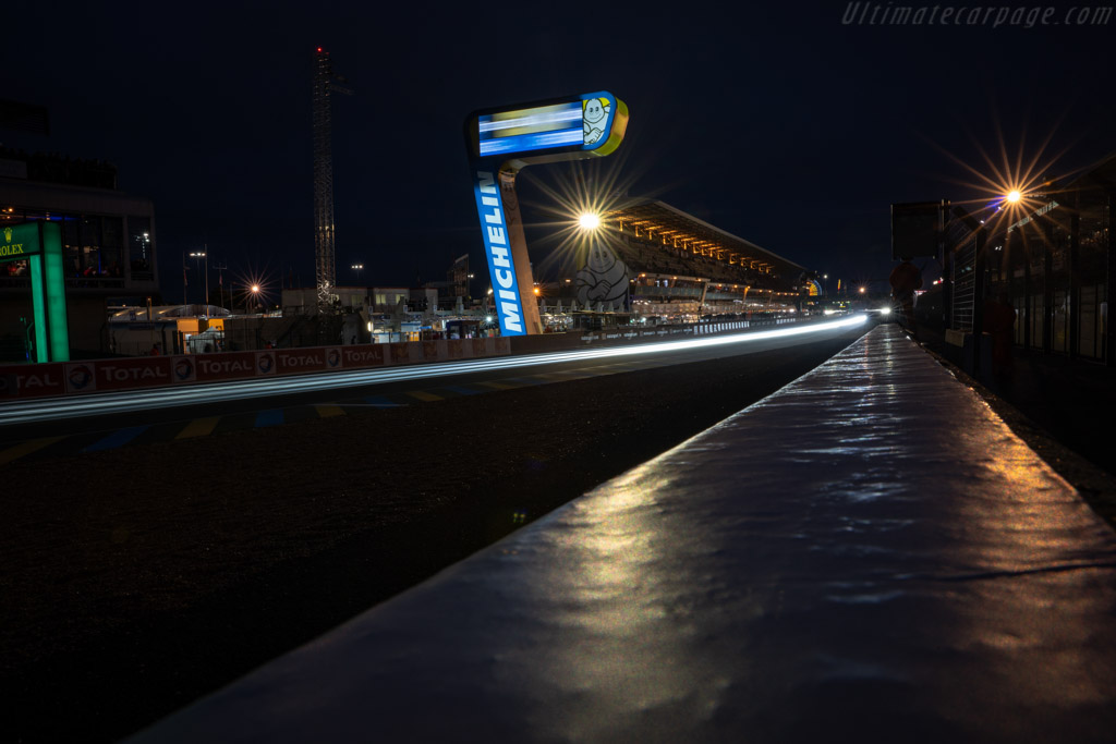 Down the straight   - 2018 24 Hours of Le Mans