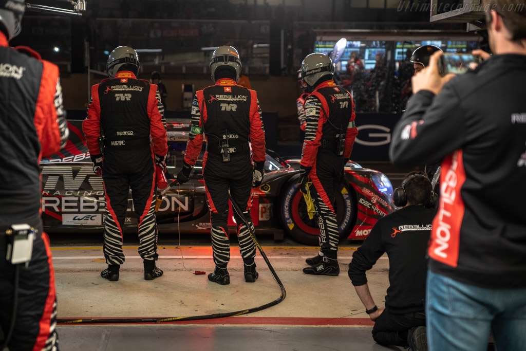 In the pitlane   - 2018 24 Hours of Le Mans