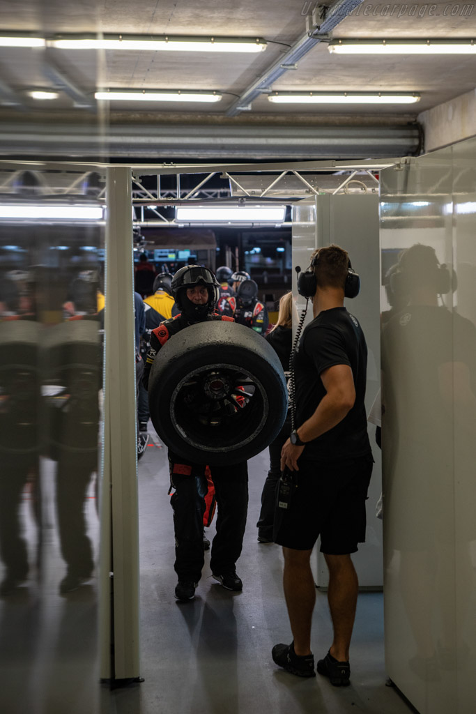 In the pitlane   - 2018 24 Hours of Le Mans