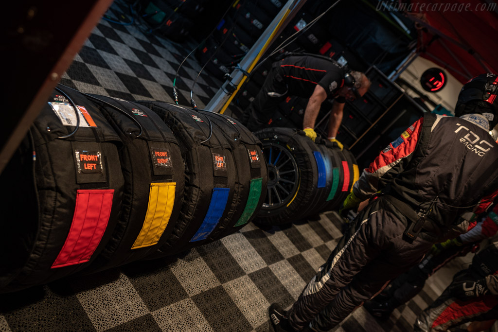 In the pitlane   - 2018 24 Hours of Le Mans