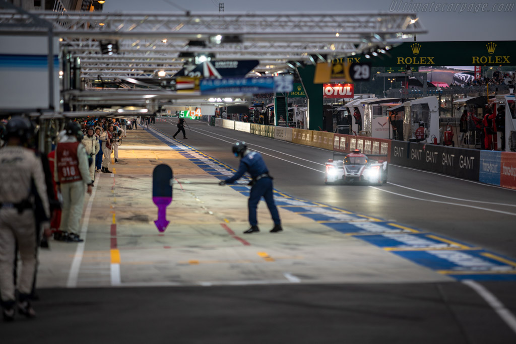 In the pitlane   - 2018 24 Hours of Le Mans