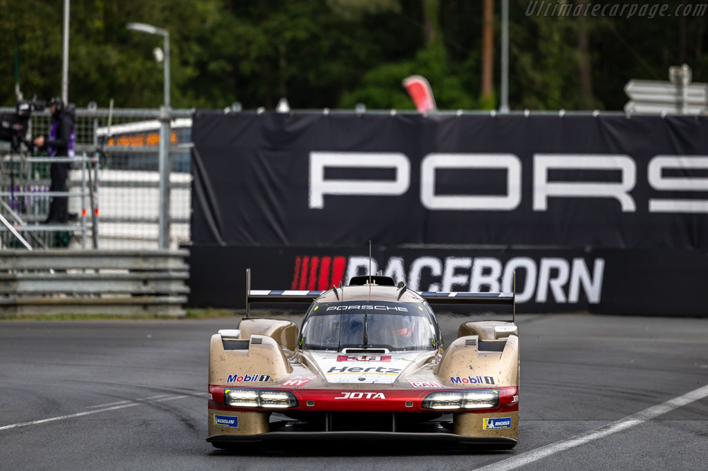 Porsche 963 - Chassis: 124 - Entrant: Hertz Team JOTA - Driver: Oliver Rasmussen / Philip Hanson / Jenson Button - 2024 24 Hours of Le Mans