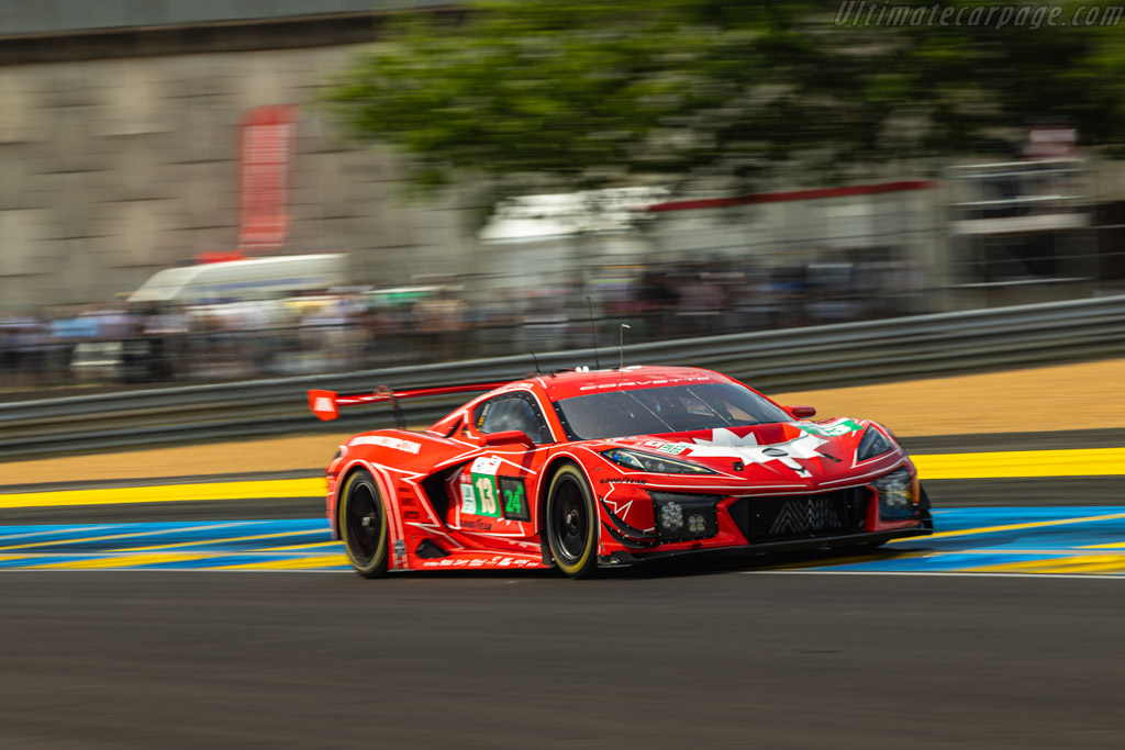 Chevrolet Corvette LMGT3.R - Chassis: C8Z06GT3.R-022 - Entrant: AWA Racing - Driver: Orey Fidani / Lars Kern / Matthew Bell - 2025 24 Hours of Le Mans