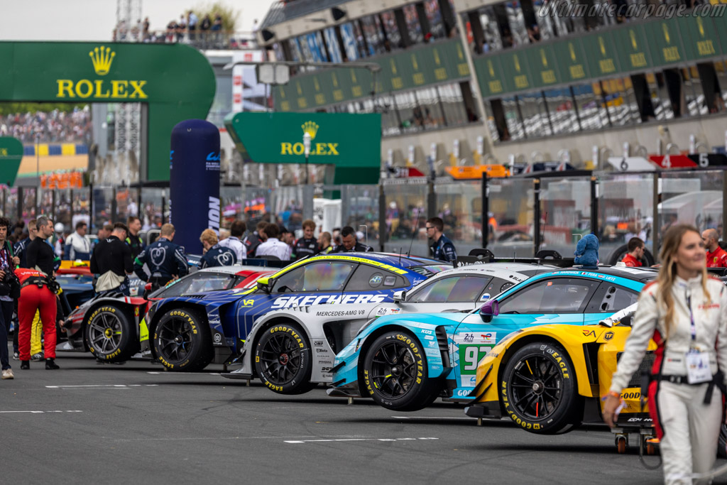Welcome to Le Mans - Chassis: WP0ZZZ99ZRS299511 - Entrant: Manthey 1ST Phorm - Driver: Ryan Hardwick / Riccardo Pera / Richard Lietz - 2025 24 Hours of Le Mans