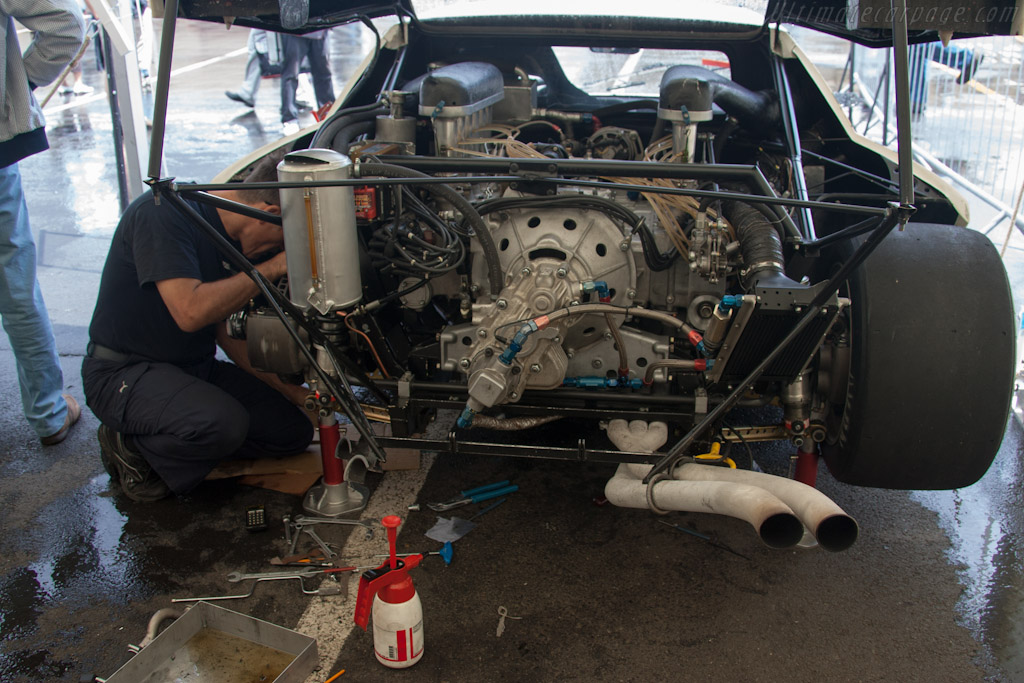 Ferrari repairs   - 2012 Le Mans Classic