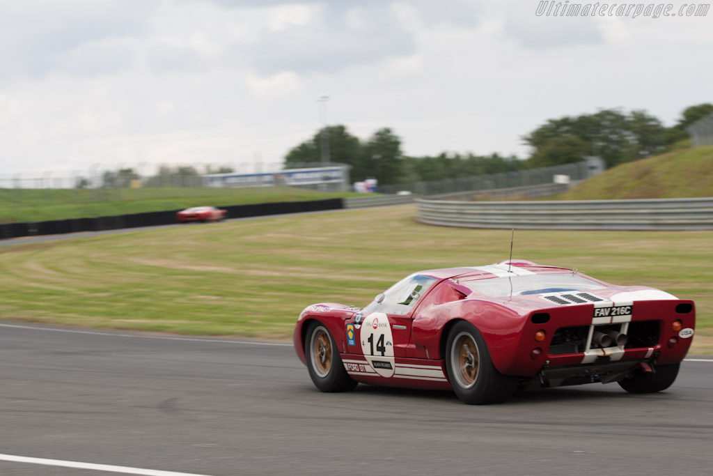 Ford GT40 - Chassis: GT40P/1005  - 2012 Le Mans Classic