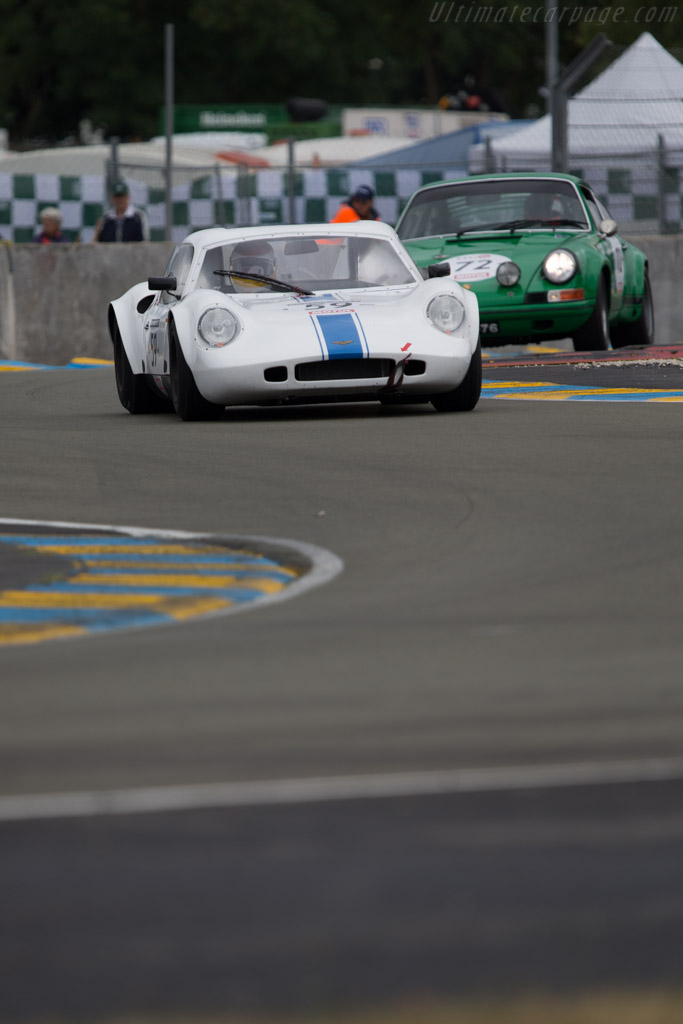 Chevron B8 - Chassis: CH-DBE-62 - Driver: Vincent Missistrano / Michel Renavand / Philippe Bonny - 2014 Le Mans Classic