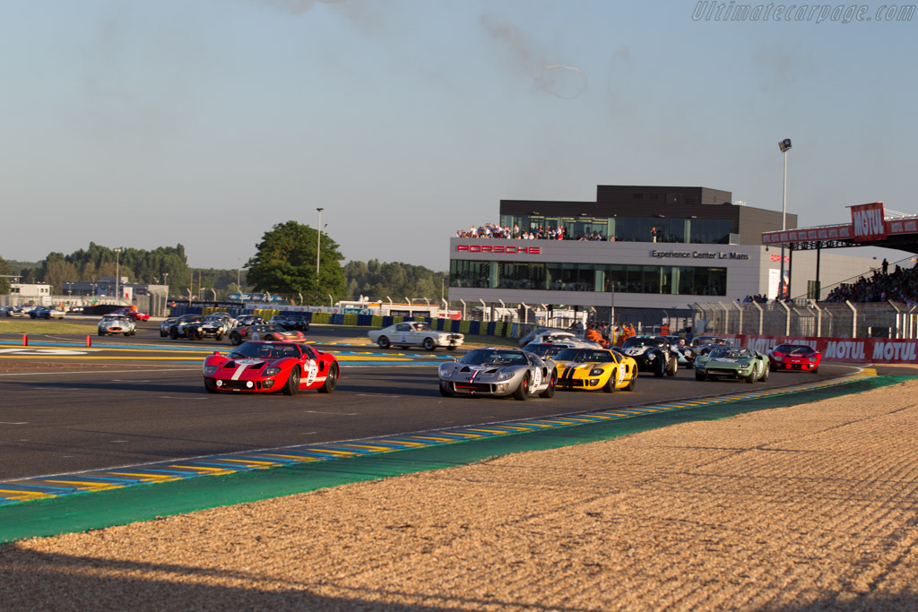 Ford GT40 - Chassis: GT40P/1022 - Driver: Diogo Ferrao / Jesus Furster - 2016 Le Mans Classic