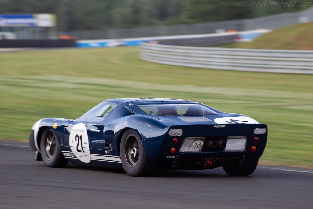 Ford GT40 - Chassis: GT40P/1004 - Driver: Roald Goethe / Stuart Hall - 2018 Le Mans Classic