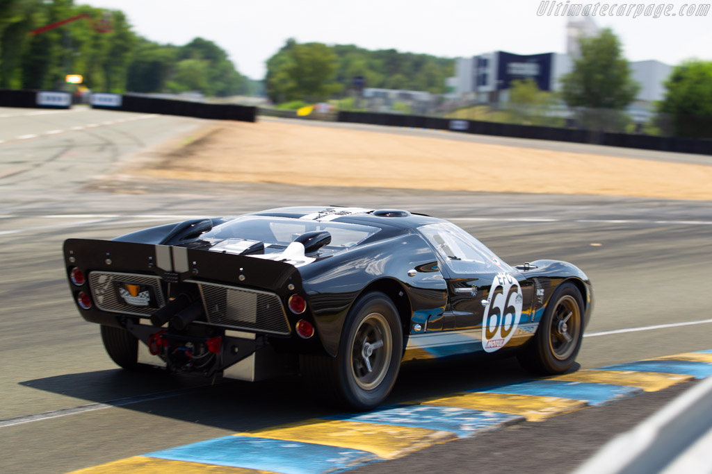 Ford GT40 MarkII - Chassis: GT40P/1046 - Driver: Robert Kauffman - 2018 ...