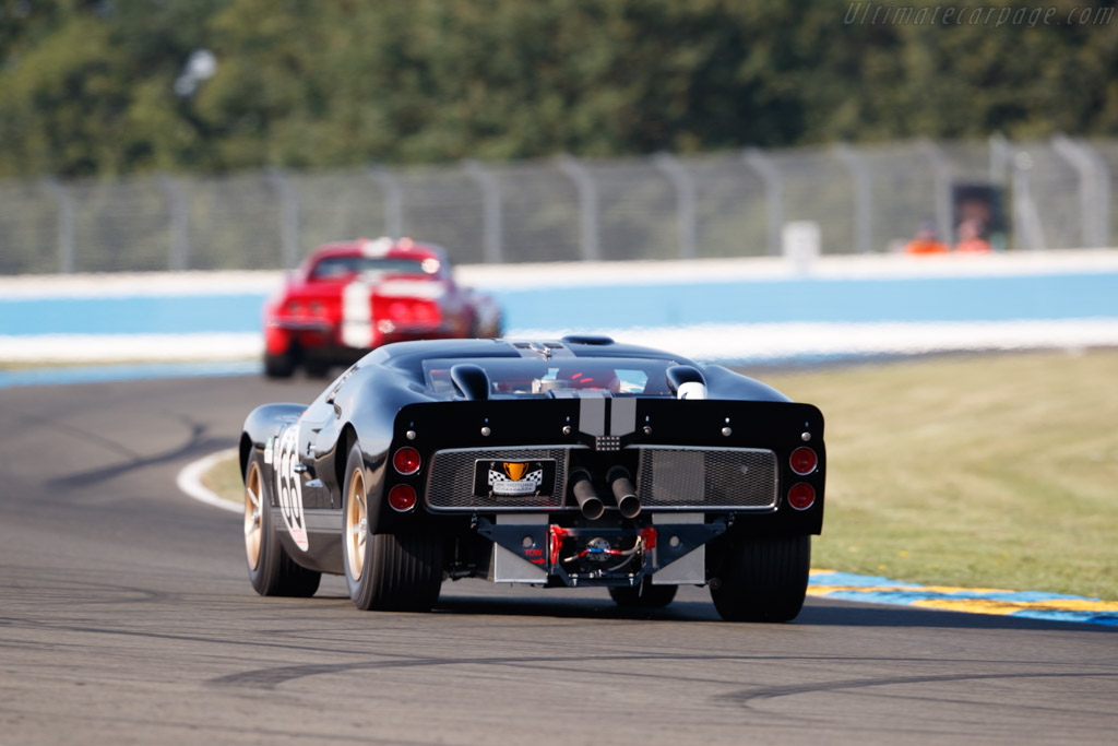 Ford GT40 MarkII - Chassis: GT40P/1046 - Driver: Robert Kauffman - 2018 Le Mans Classic