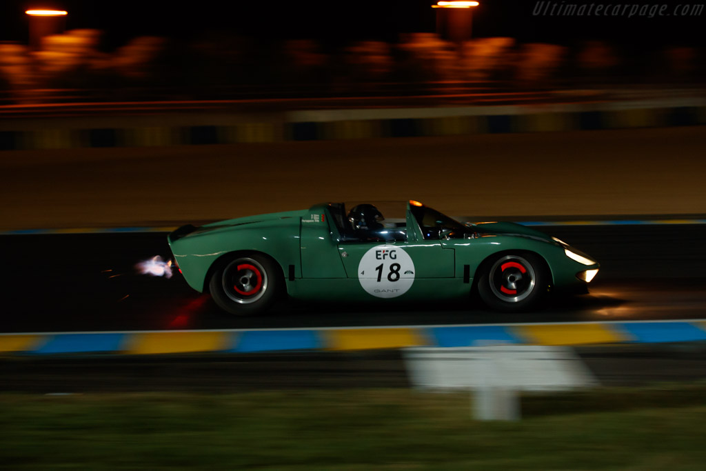 Ford GT40 Roadster - Chassis: GT/111 - Driver: Rui Macedo Silva / Pedro Macedo Silva - 2018 Le Mans Classic