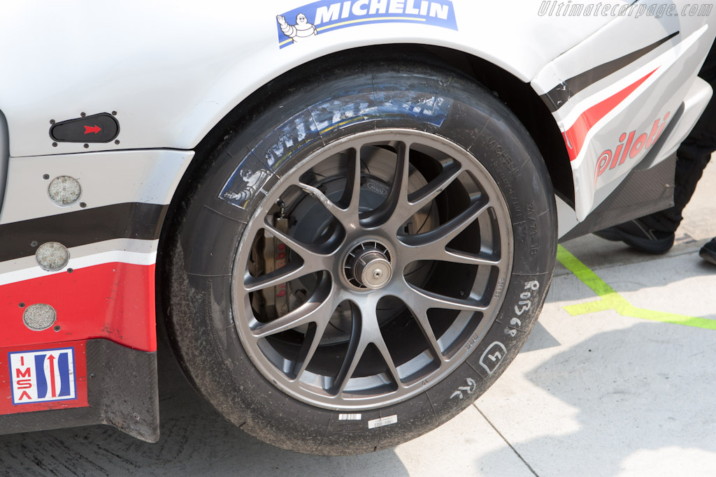 Damaged rear wheel - Chassis: JE5-004  - 2011 Le Mans Test