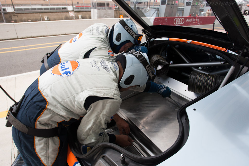 Aston Martin adjustments   - 2012 Le Mans Test