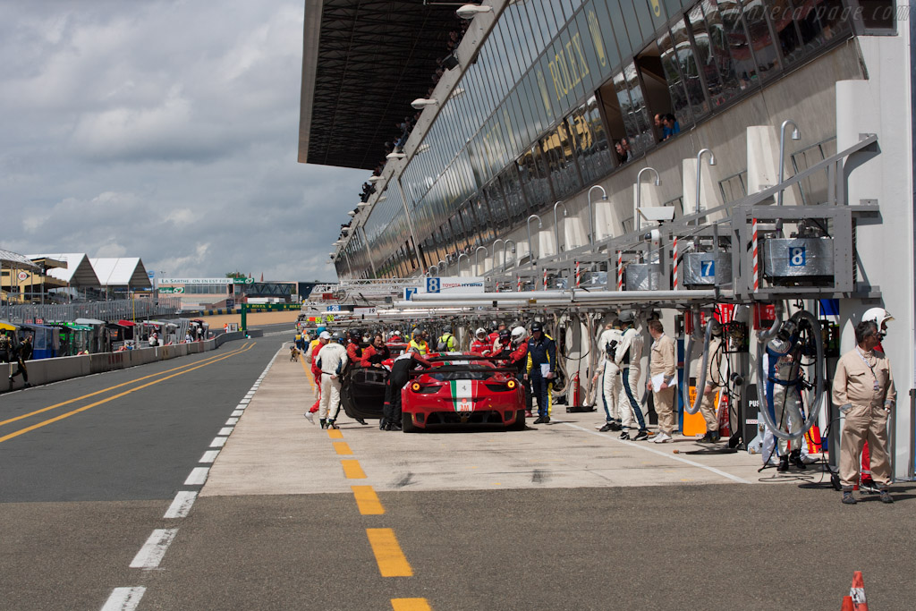 Le Mans Pit Lane - Chassis: 2822  - 2012 Le Mans Test