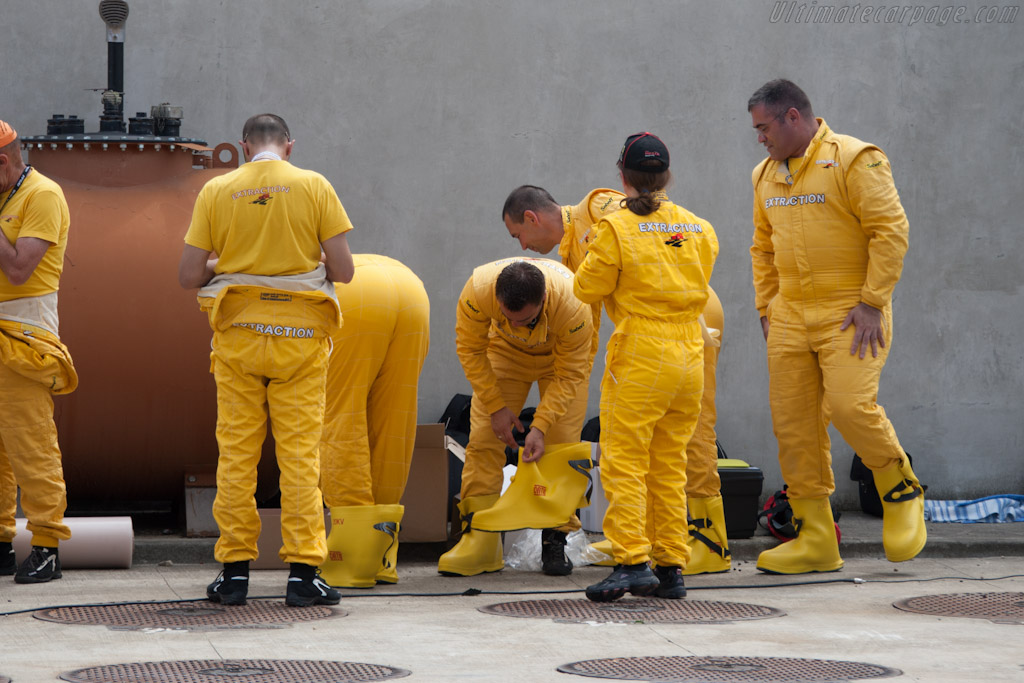 Rubber boots and gloves for hybrid extraction   - 2012 Le Mans Test