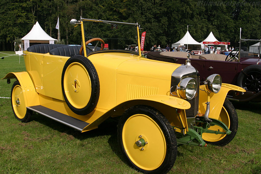 Corre La Licorne Boattail   - 2006 Concours d'Elegance Paleis 't Loo