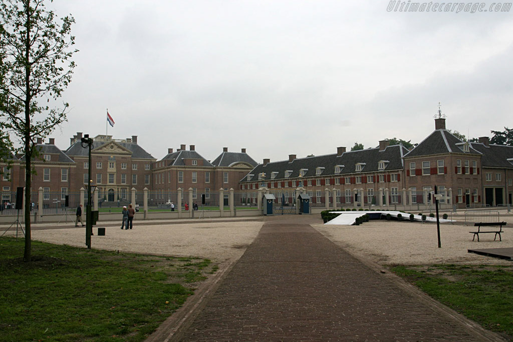 Welcome to the Palace   - 2006 Concours d'Elegance Paleis 't Loo