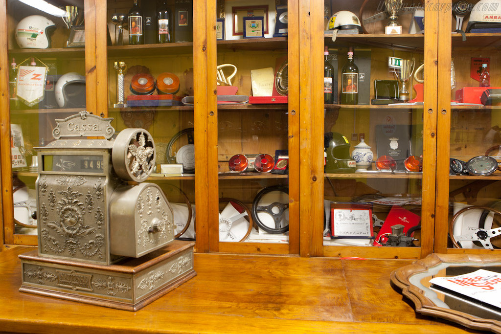 Automobilia Display   - Maranello Rosso