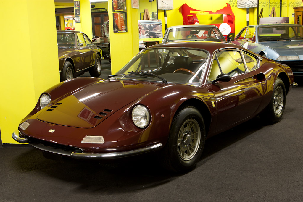 Ferrari 246 Dino GT   - Maranello Rosso